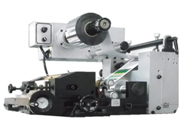 深圳兆龍印刷機(jī)械 以專業(yè)研發(fā)驅(qū)動(dòng)自動(dòng)化商標(biāo)印刷新未來